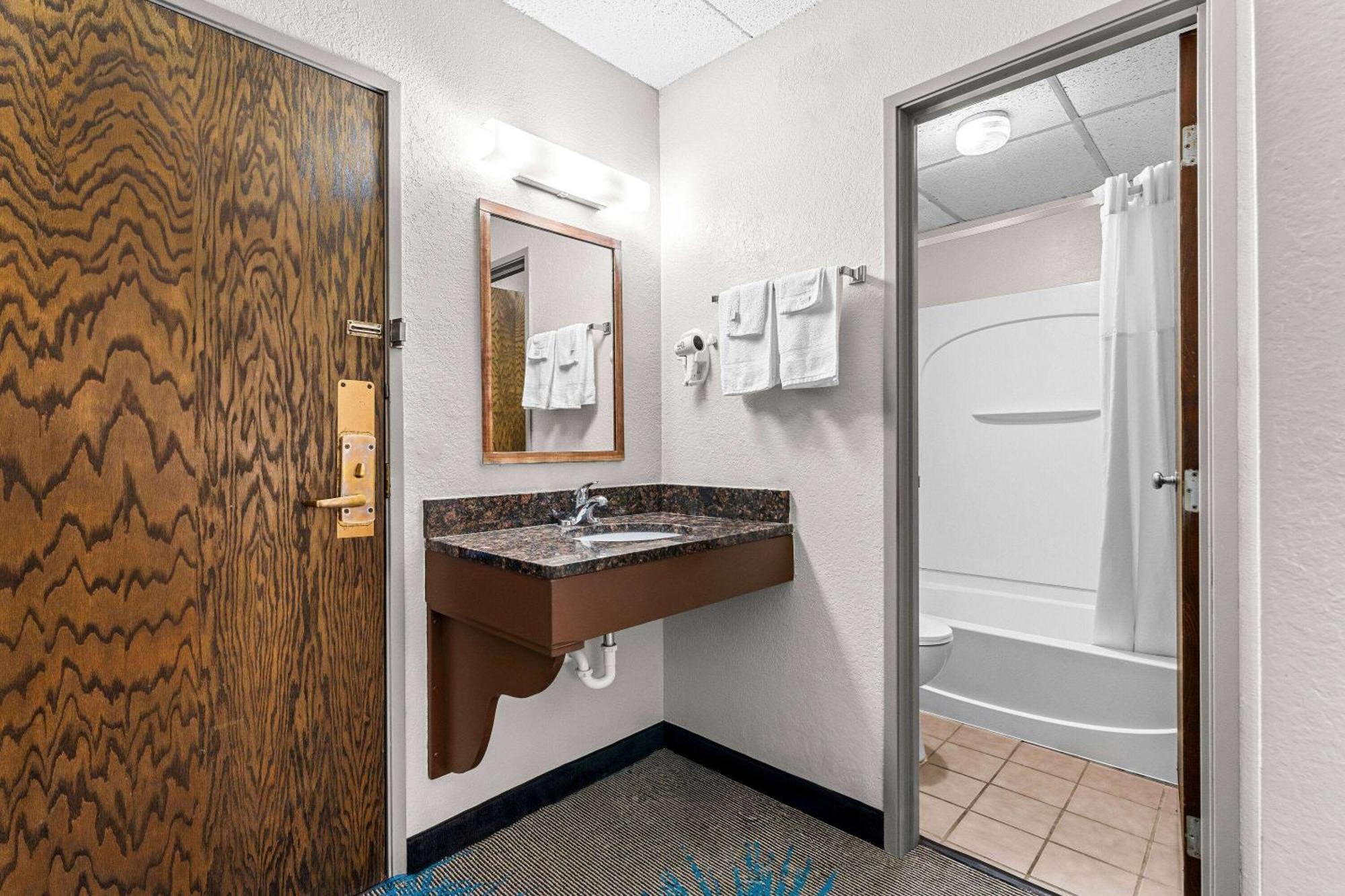 Days Inn By Wyndham Sioux Falls Exterior foto